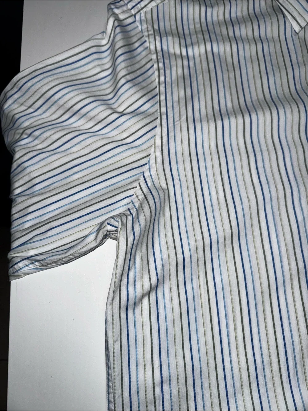 Banana Republic White Dress Shirt with Blue and Gray Stripes, 16-16,5 L